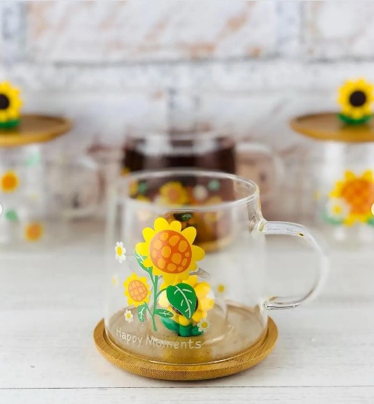 Стъклена чаша с бамбуков капак Слънчоглед 300 мл - снимка 3 Стъклена чаша с бамбуков капак Слънчоглед 300 мл - снимка 3